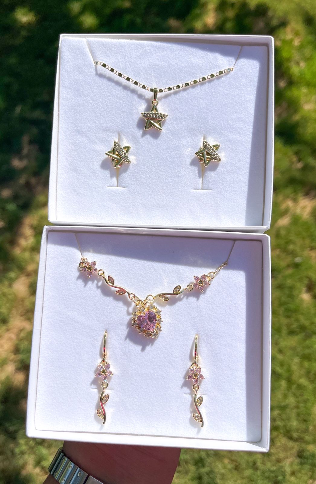 Juego de Cadena, Dije y Arete de Chapa de Oro