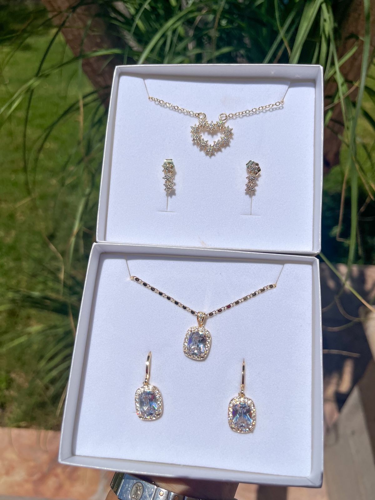 Juego de Cadena, Dije y Arete de Chapa de Oro