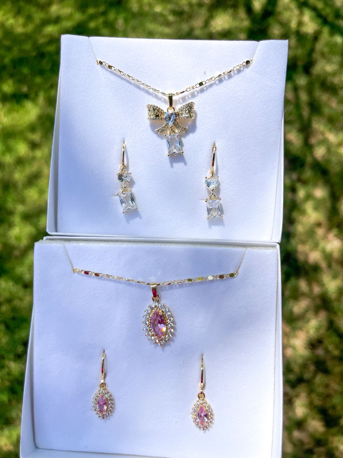 Juego de Cadena, Dije y Arete de Chapa de Oro