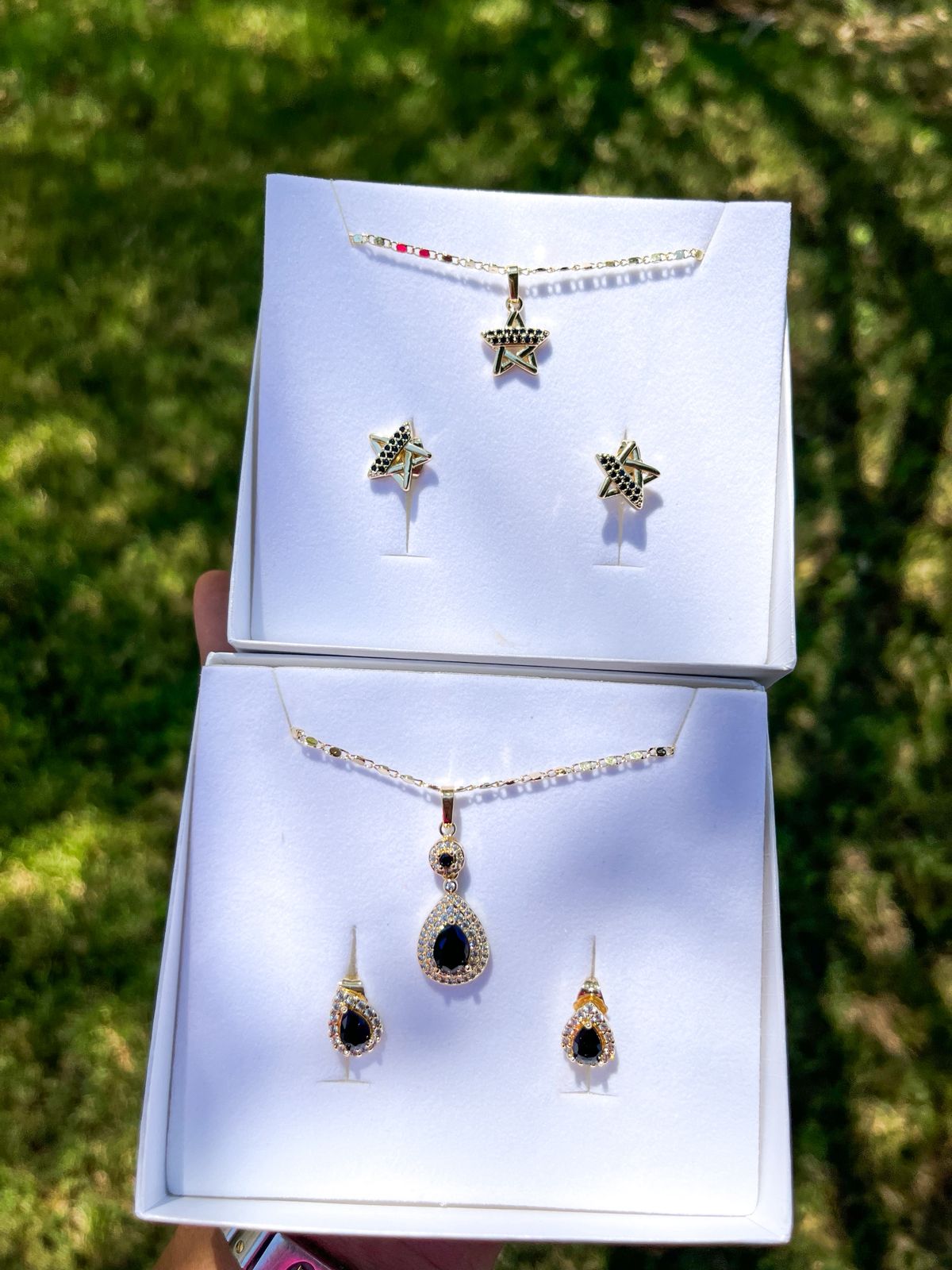 Juego de Cadena, Dije y Arete de Chapa de Oro