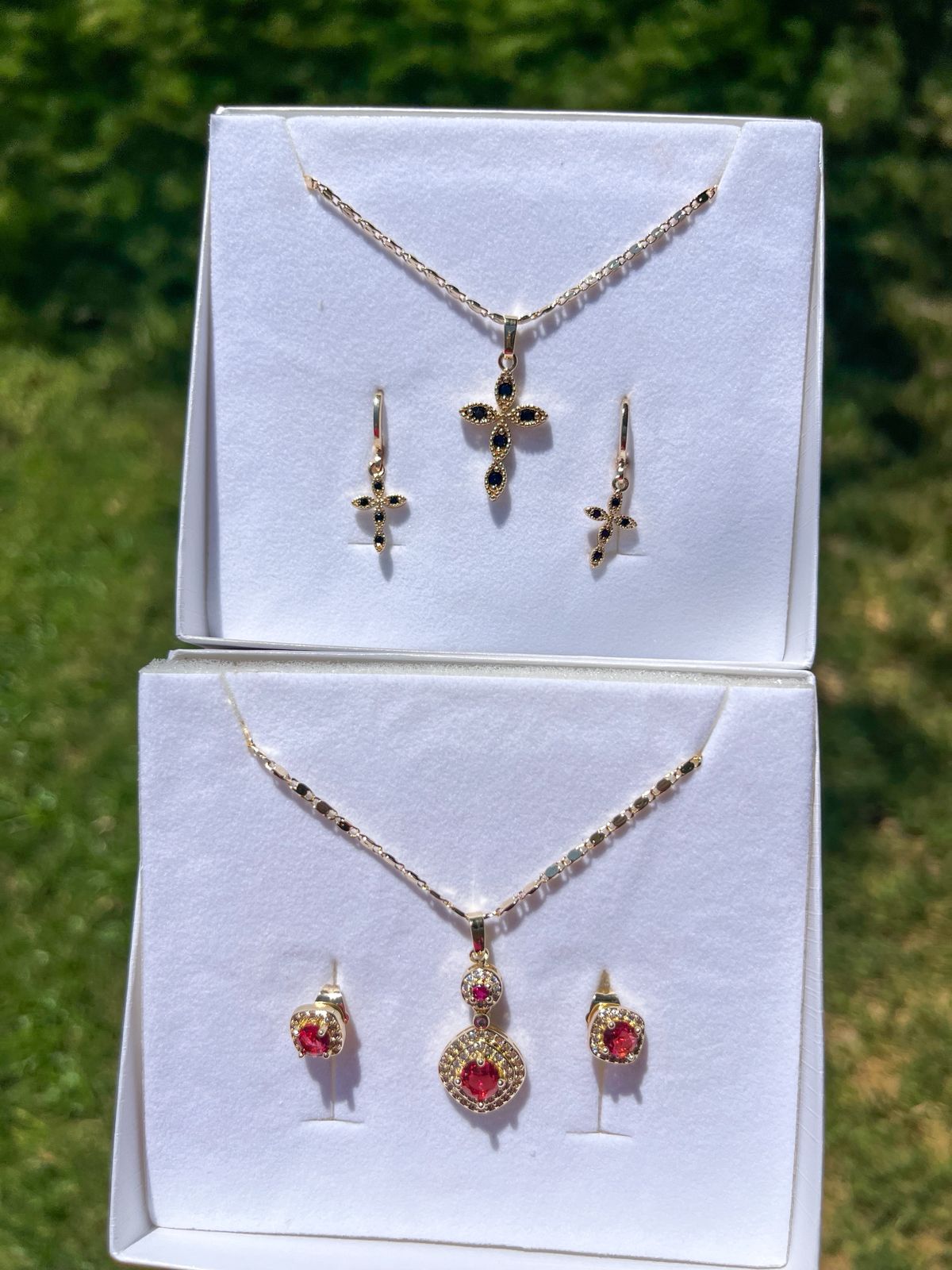 Juego de Cadena, Dije y Arete de Chapa de Oro