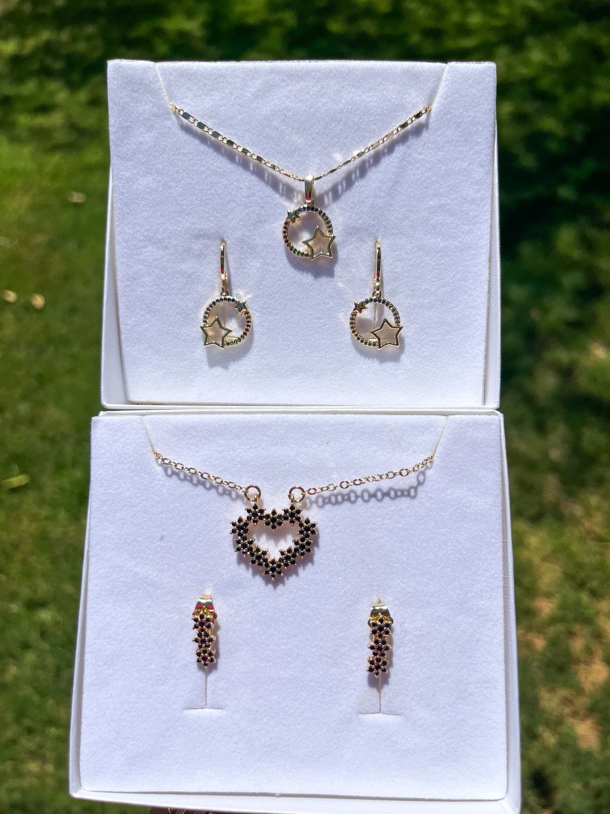Juego de Cadena, Dije y Arete de Chapa de Oro